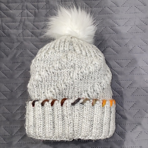 C&C BOUTIQUE Pom Beanie Fleece Lined Neutral Colors Diagonal, Chunky Knit - Picture 3 of 8